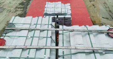 潍坊 芝麻白仿形加直形路沿石出货日常