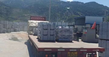 潍坊 芝麻白仿形路沿石，直形路沿石