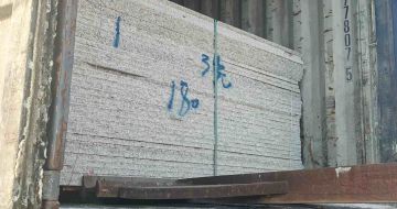 潍坊 芝麻白花岗岩石材3.0公分光面毛板装柜出货