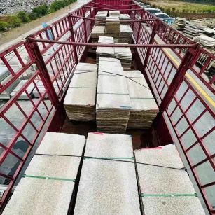 潍坊 黄金麻花岗岩荔枝面，光面毛板装车完成