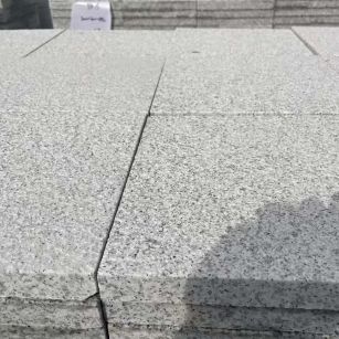 潍坊 白麻花岗岩石材推荐 荔枝面地铺石