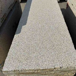 潍坊 黄金麻花岗岩荔枝面毛板，半成品