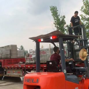 潍坊 黄金麻冰裂纹，地铺石装车