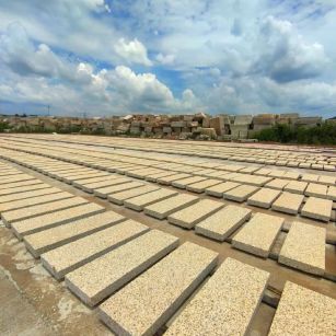 潍坊 黄金麻花岗岩荔枝面地铺石防护中