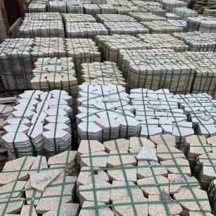 潍坊 黄金麻白麻花岗岩荔枝面地铺石(冰裂纹)