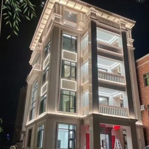 潍坊 芝麻白花岗岩别墅外墙夜间效果