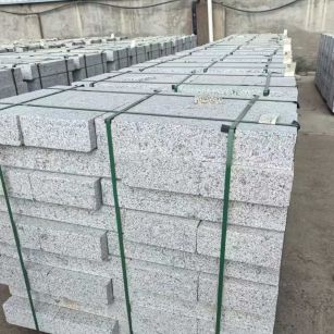 潍坊 白麻花岗岩路沿石，弧形路沿石，道牙石，马路牙子，界石，路缘石，平沿石，直岩石，平缘石等