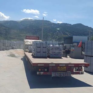 潍坊 芝麻白仿形路沿石，直形路沿石