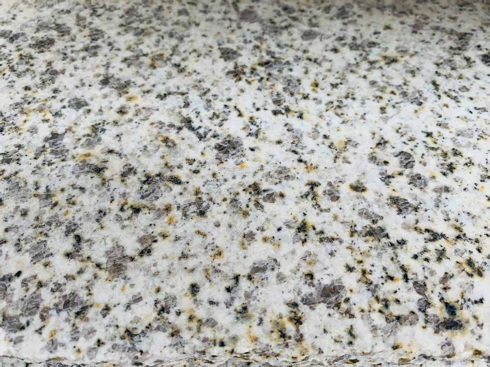 潍坊 黄金麻花岗岩石材浅黄光面