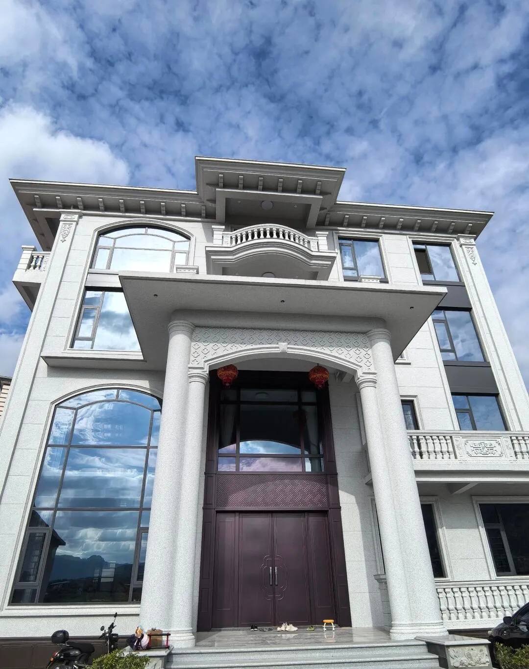 潍坊白麻别墅外墙干挂石材效果示例