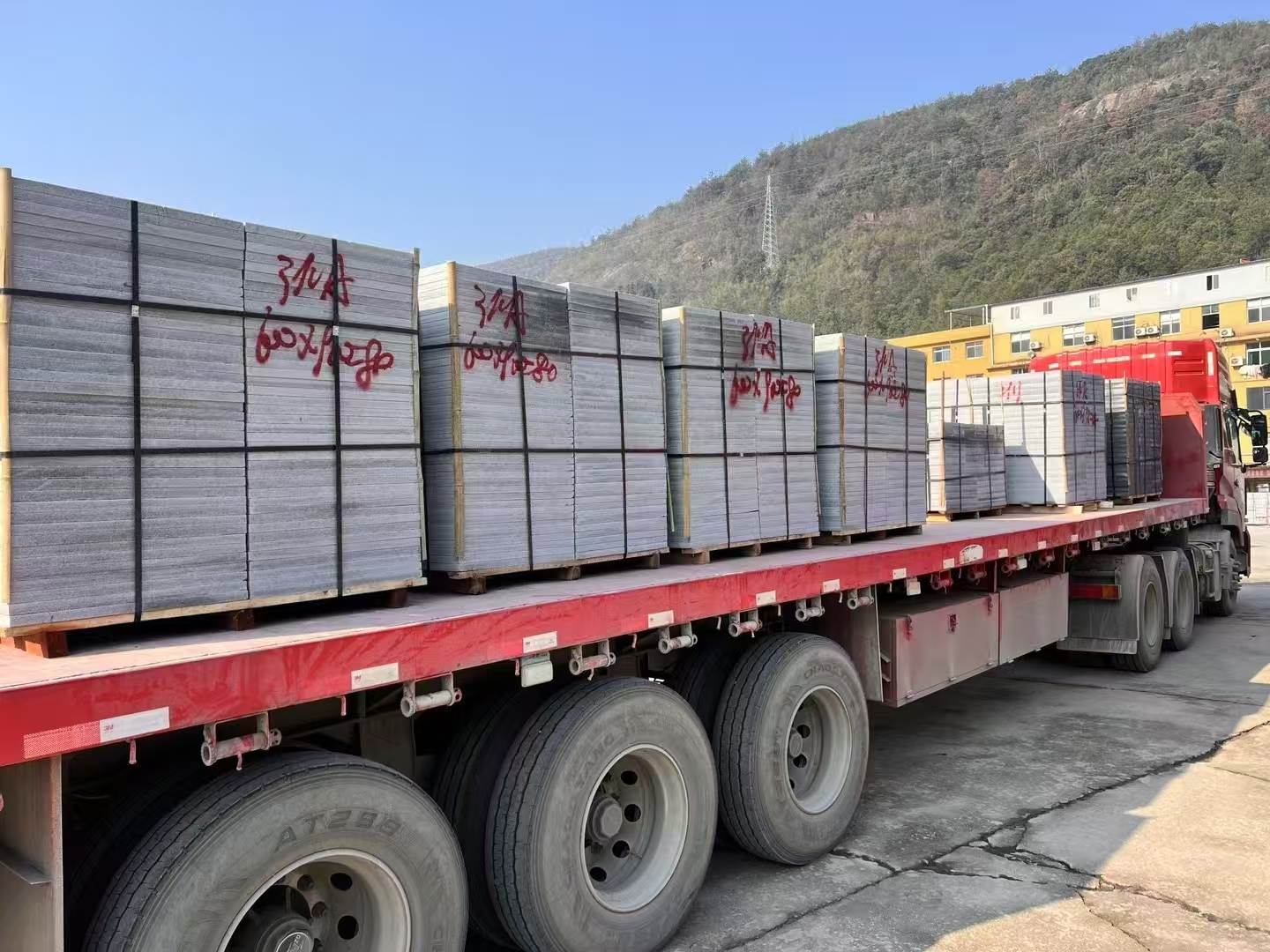 潍坊 芝麻灰地铺石出货日常