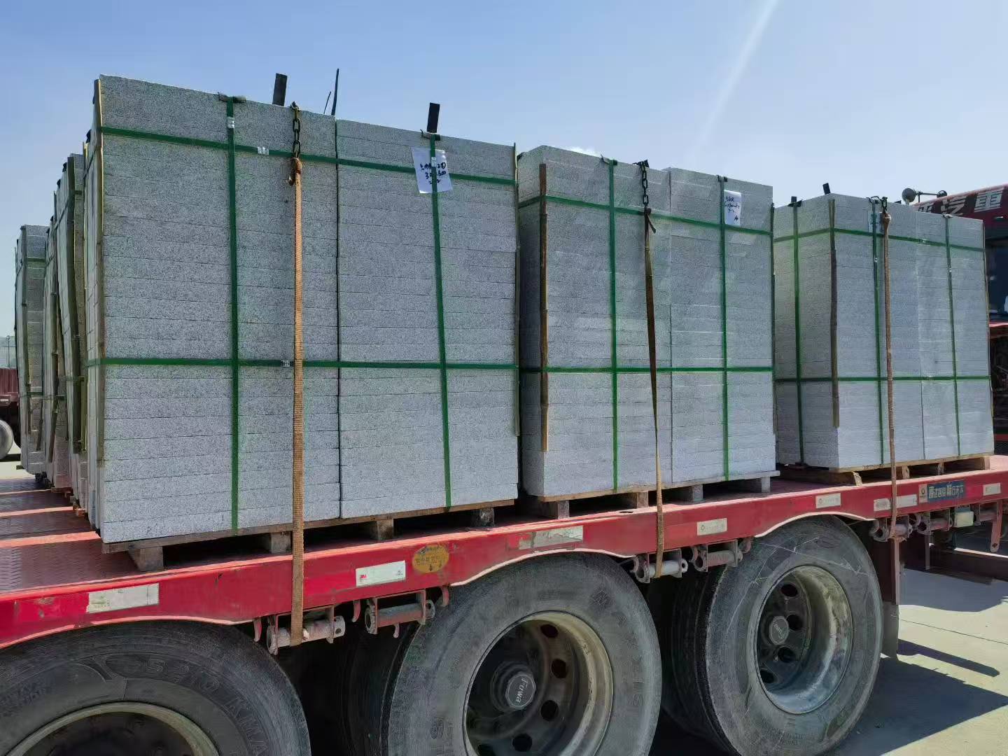 潍坊芝麻白花岗岩出货日常地铺石