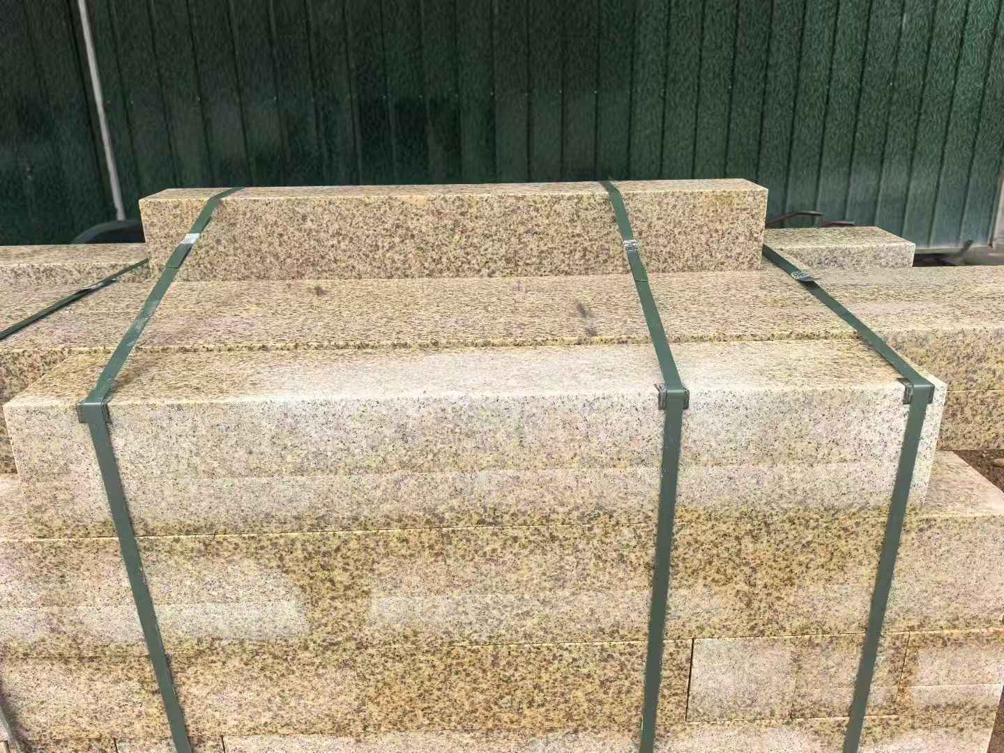 潍坊 黄金麻花岗岩石材机切面栏杆料半成品