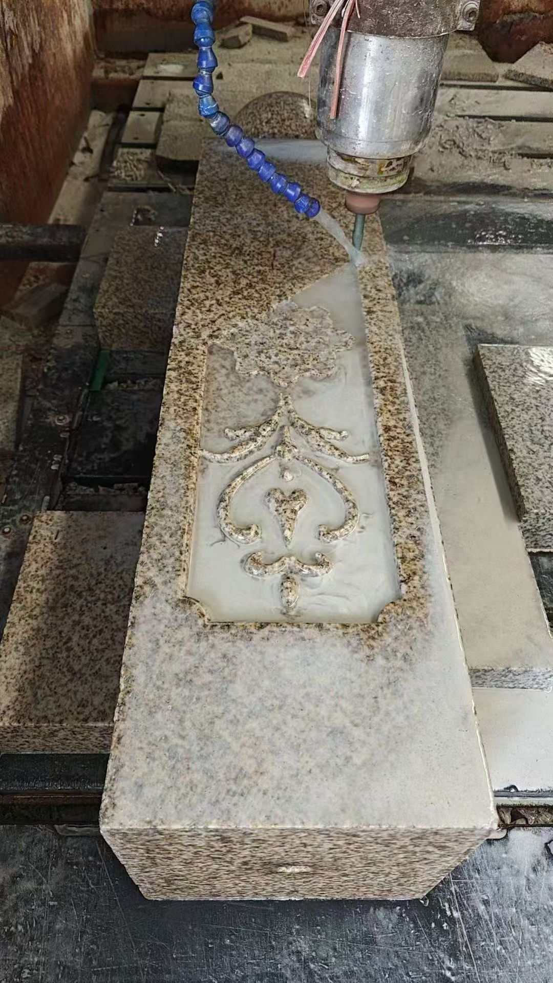 潍坊 黄金麻花岗岩异形加工雕刻栏杆大柱