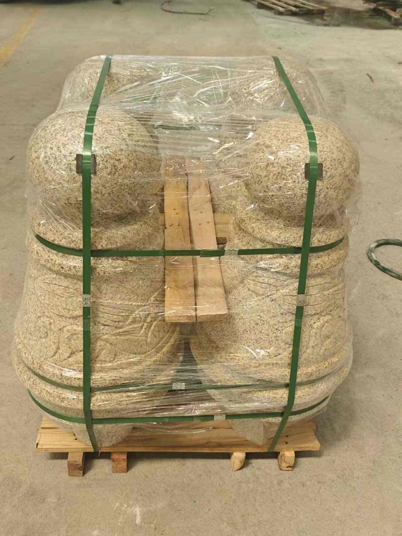 潍坊 黄金麻异形定制雕花——棒棒糖挡车柱