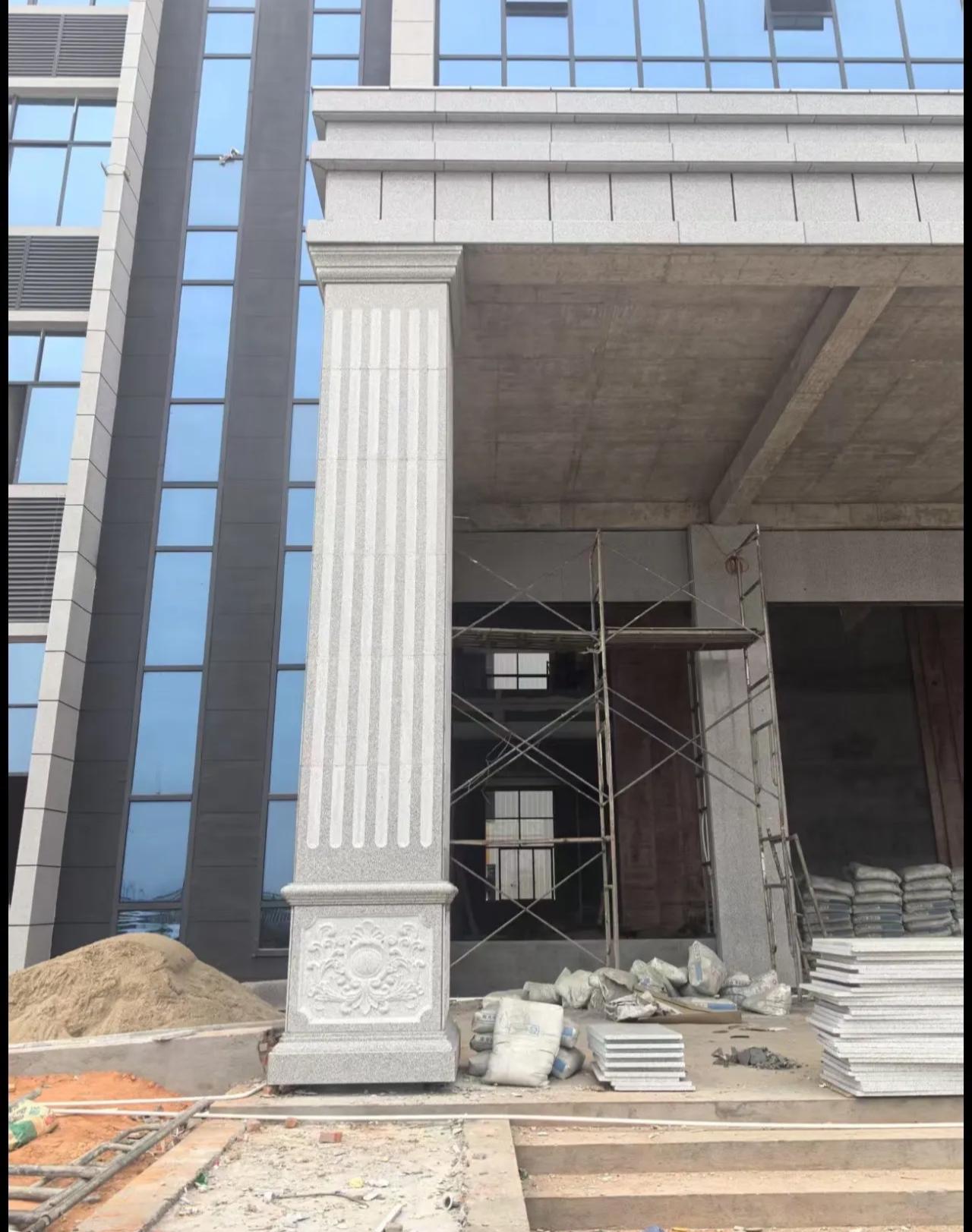 潍坊 芝麻白光面花岗岩门楼大柱（罗马柱）配雕花底座