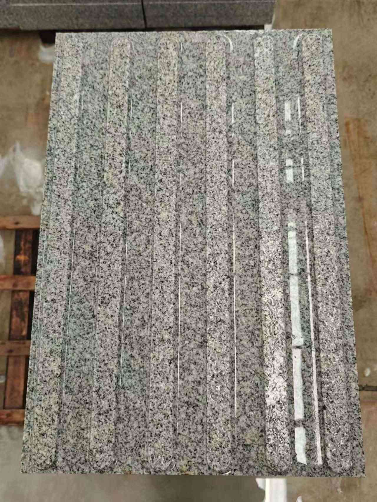 潍坊 芝麻白花岗岩荔枝面雕刻盲道，盲条