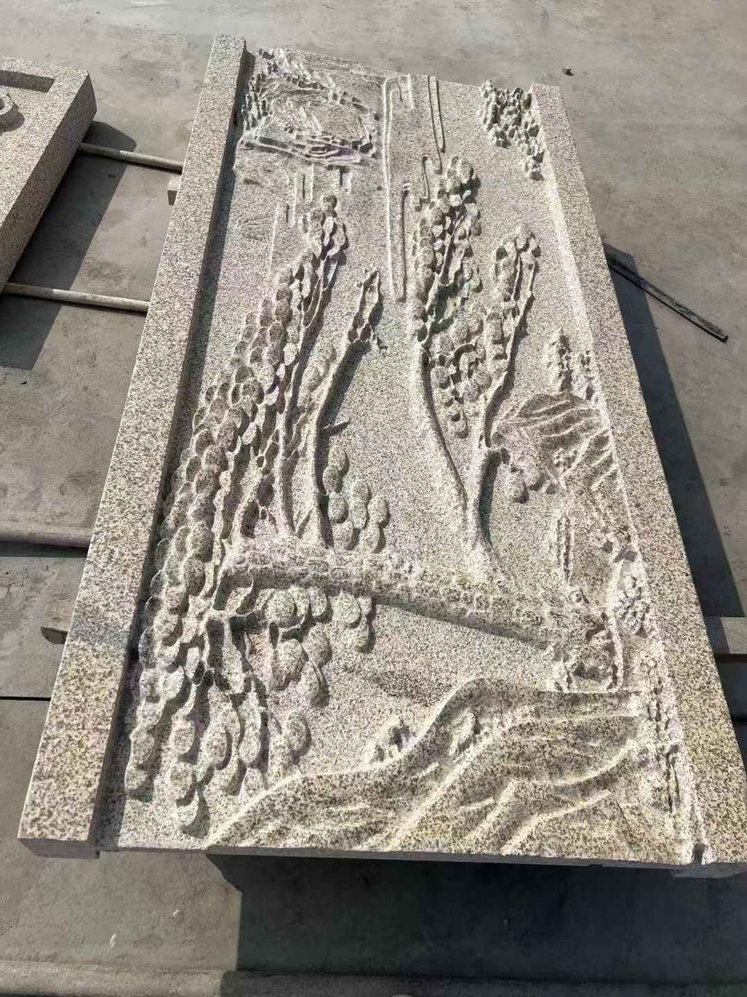 潍坊 黄金麻雕刻板浮雕迎客松