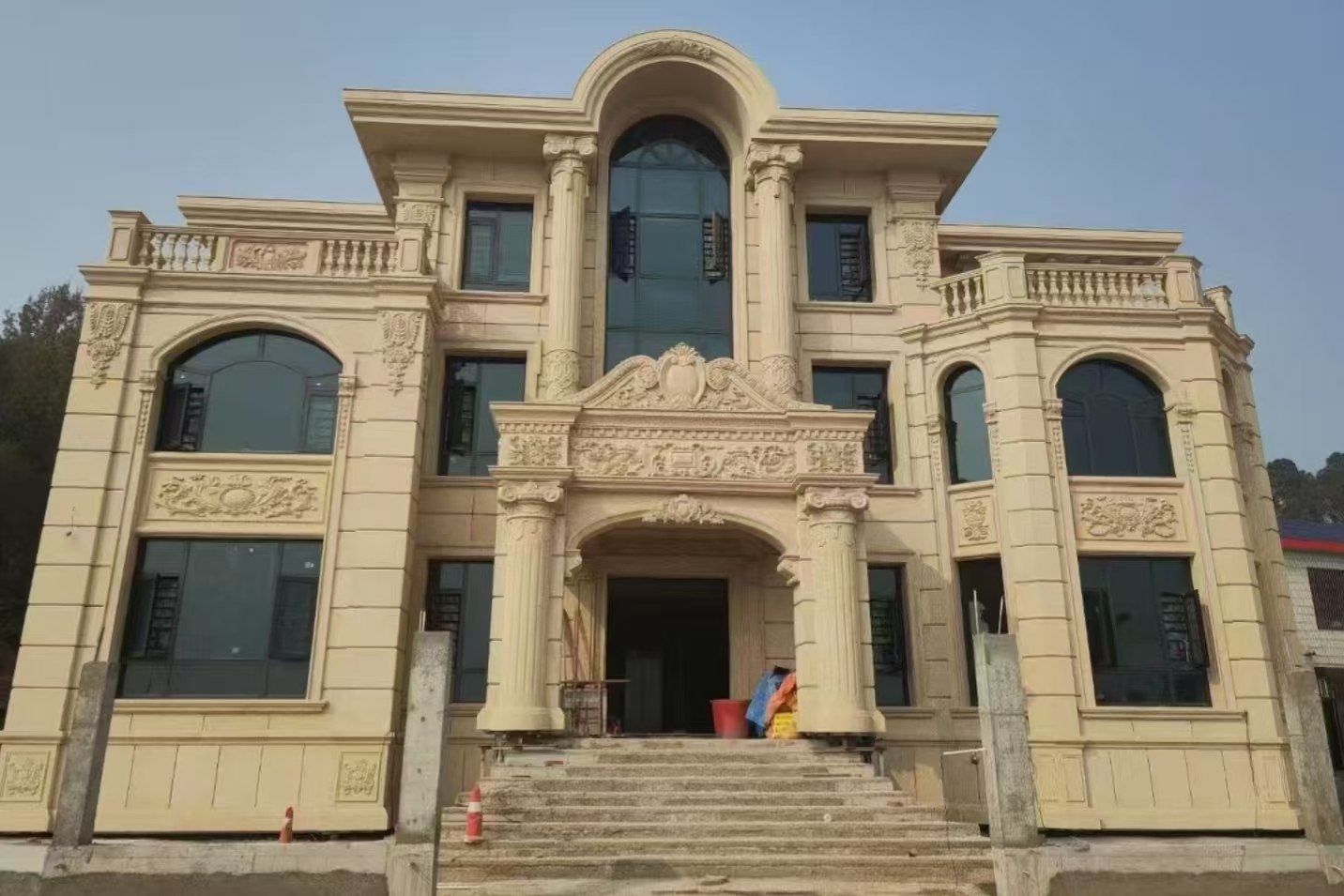 潍坊 黄金麻花岗岩别墅外墙干挂