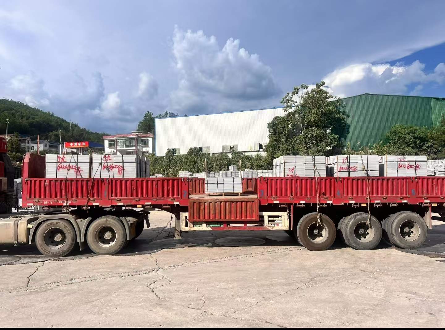 潍坊 芝麻灰花岗岩地铺石出货日常