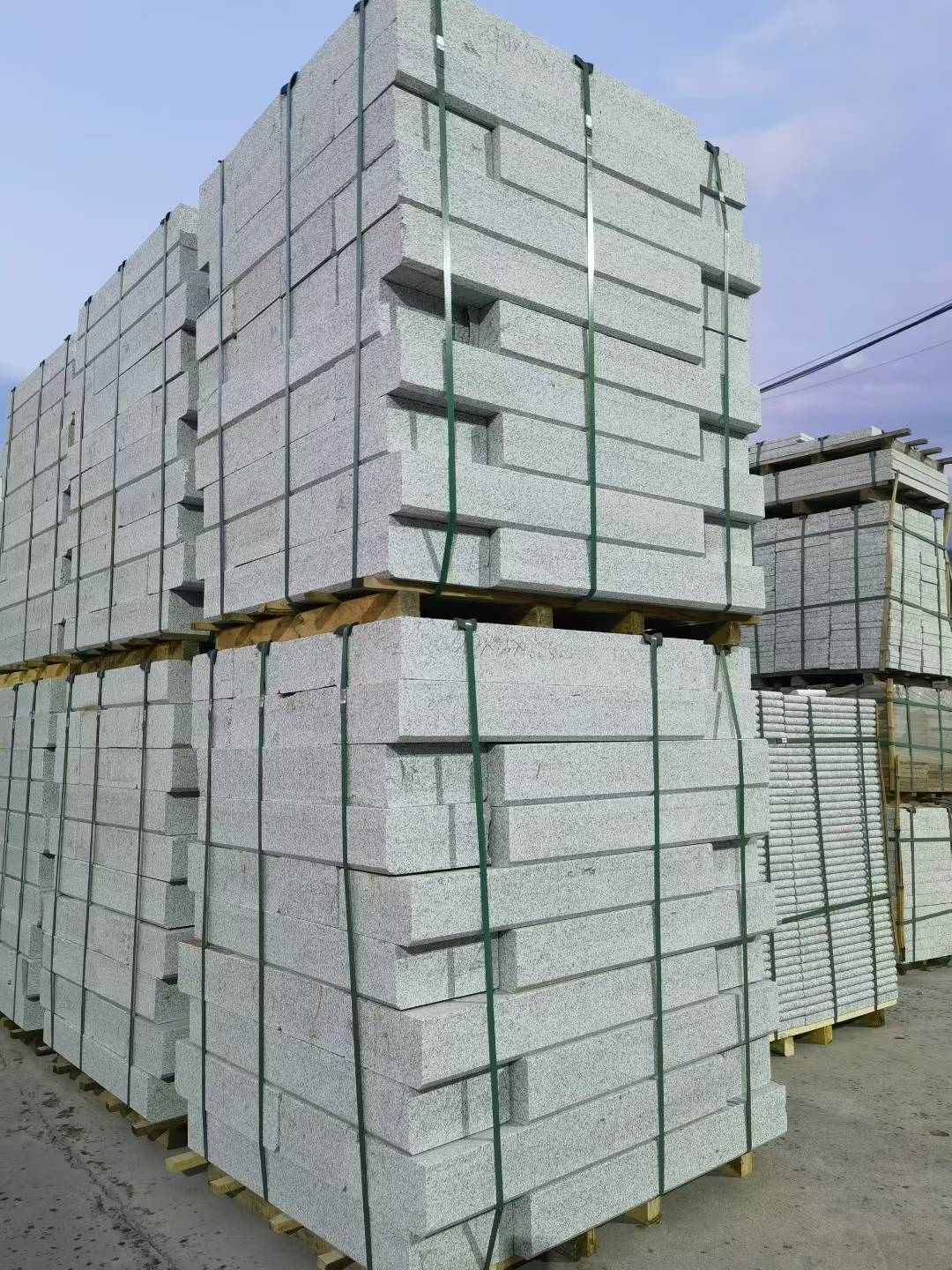 潍坊 芝麻白花岗岩路沿石，路缘石，路肩石，道牙，立缘石，马路牙子，街沿石，侧石等