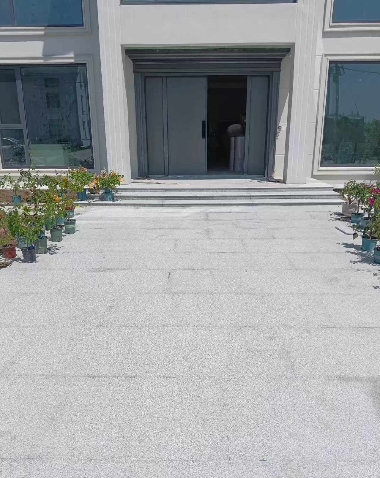 潍坊 芝麻白花岗岩地铺石地面铺装