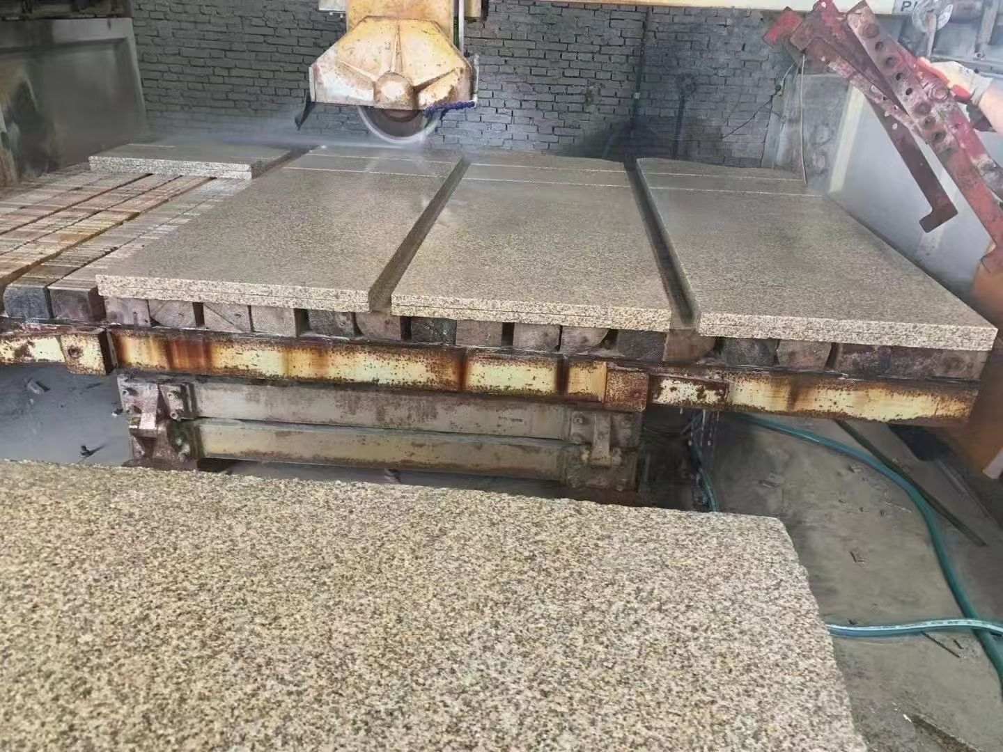 潍坊 黄金麻荔枝面成品板加工