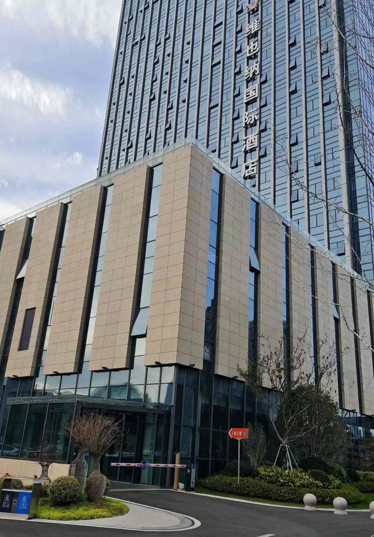 潍坊 黄金麻花岗岩外墙干挂