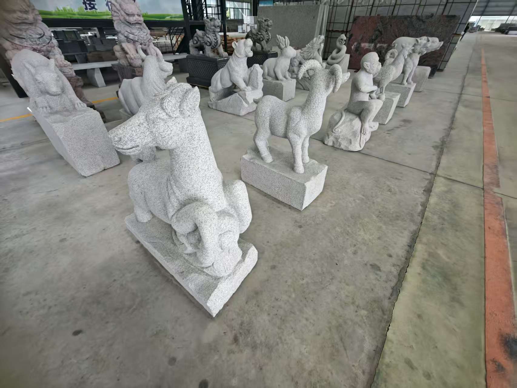 潍坊 芝麻白花岗岩造型立体雕刻——十二生肖